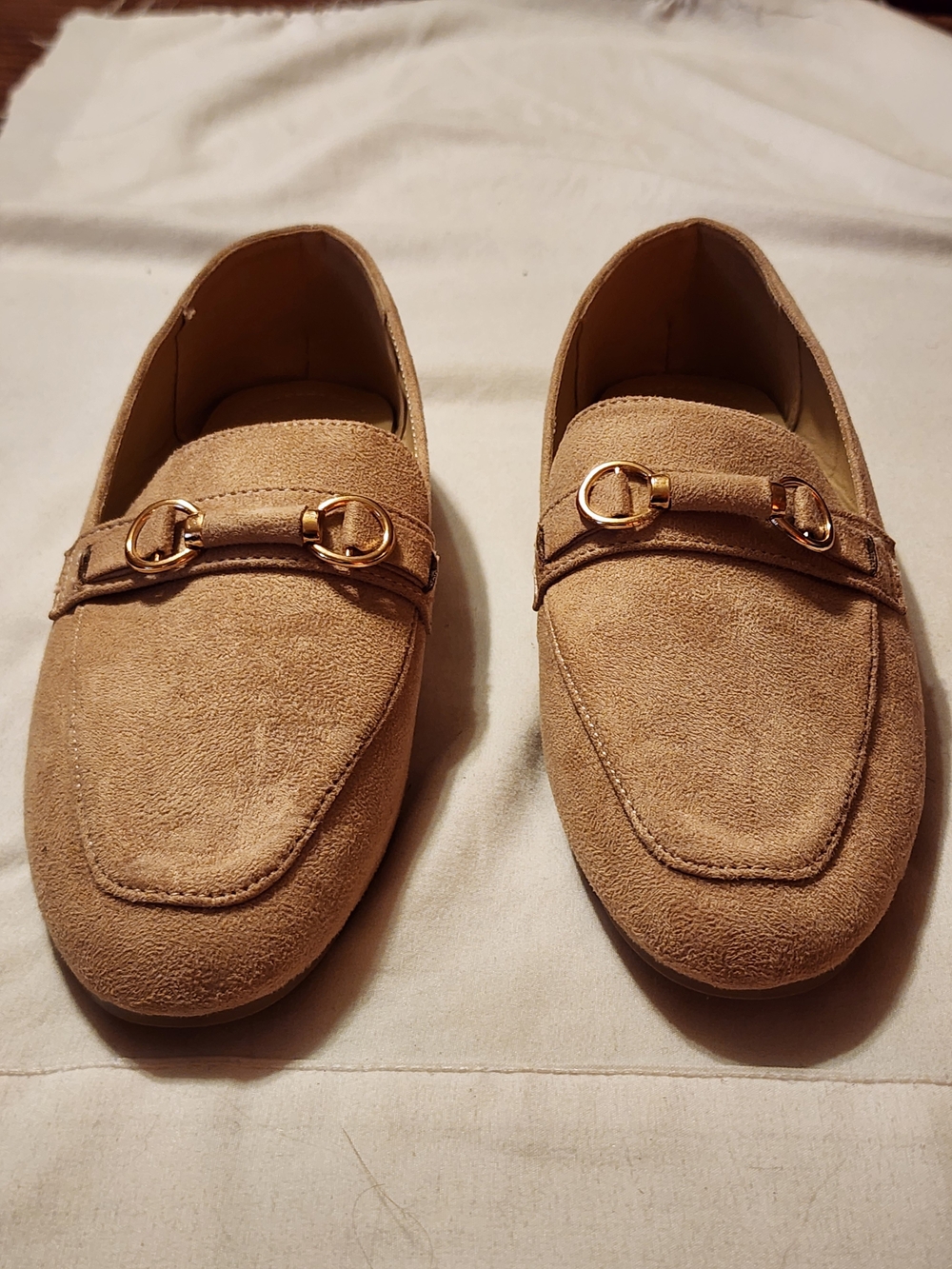 Yoki womans size 6.5 Loafers in Tan with Gold Bit Detail
